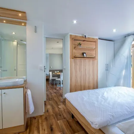 Adria Village Superior Mobile Homes 4* Pakostane