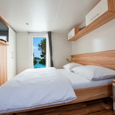 캠프장 Adria Village Superior Mobile Homes 파코스탄