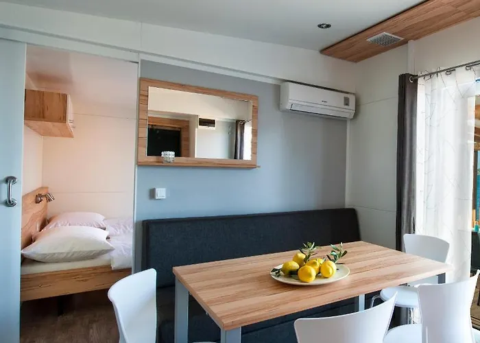 Adria Village Superior Mobile Homes 캠프장 파코스탄